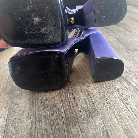 Versace Women's Medusa Aevitas Double Platform Pumps Size 10B - Picture 8 of 11